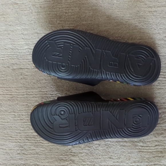 Under Armour unisex slides - Picture 2 of 4